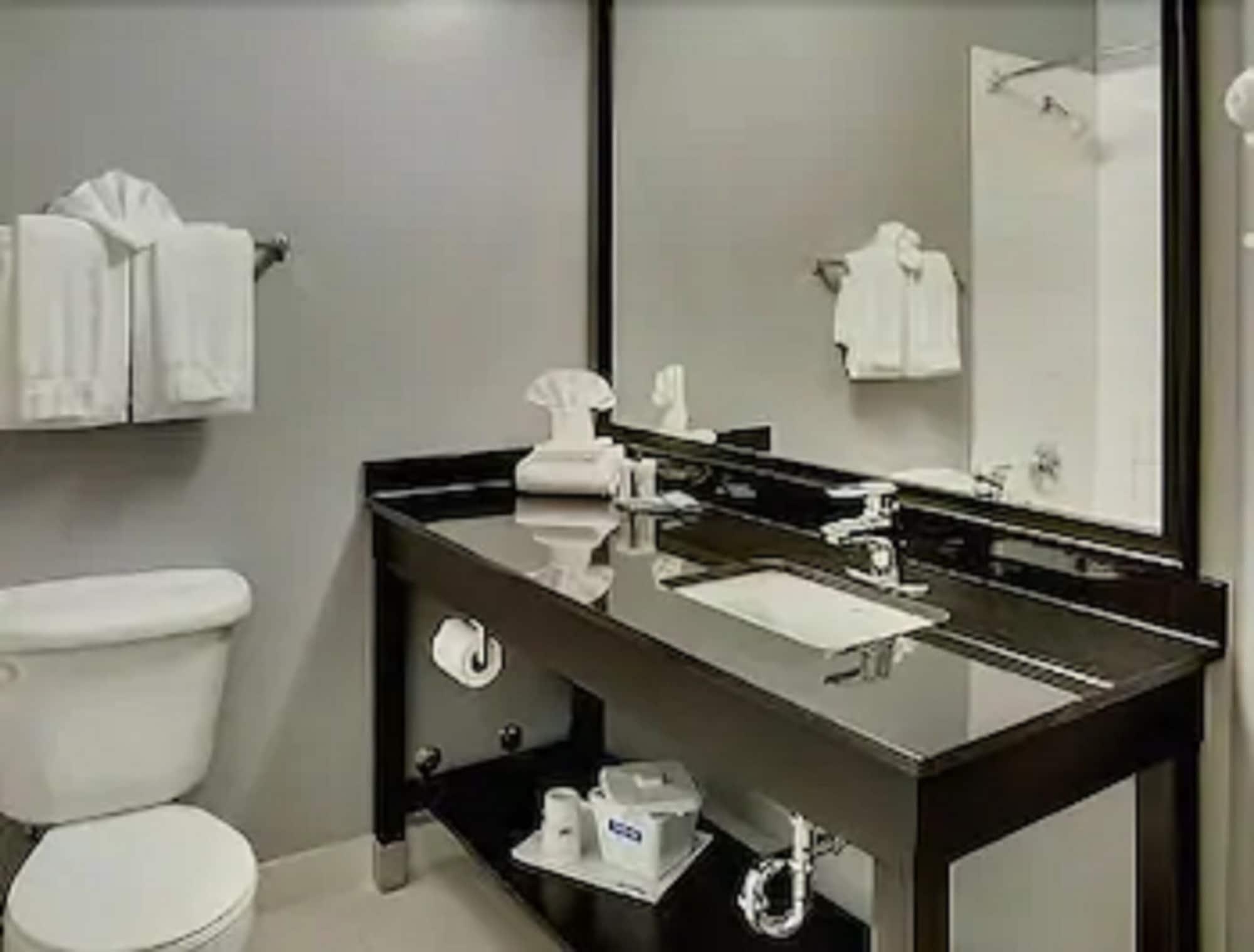 Travelodge Hotel By Wyndham Sudbury Ngoại thất bức ảnh